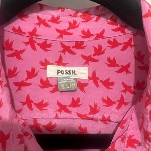 Fossil Vintage Women's 100% Silk Button Up Shirt Pink/Red Bird Print Sz. XS - Picture 3 of 10